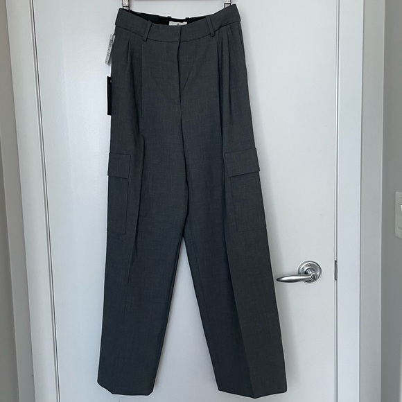 NWT Aritzia Babaton Spotlight Cargo Dress Pants - Picture 4 of 5